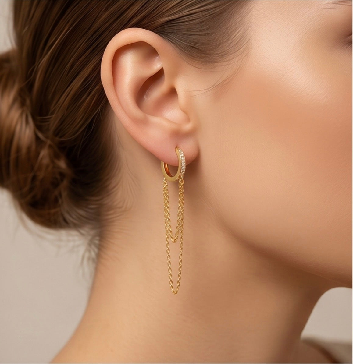 Gold statement ohrring